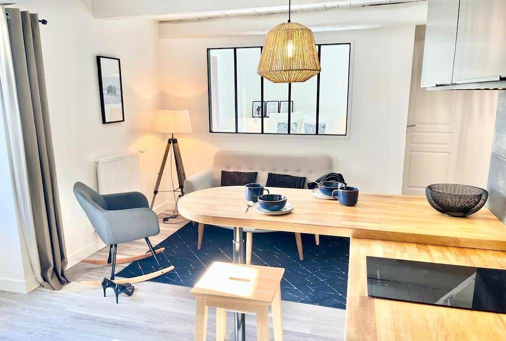 Appartement entier, Gîte Duplex-Ocean Moderne dans longère avec extérieur in Plouhinec (Morbihan), Côte des Mégalithes