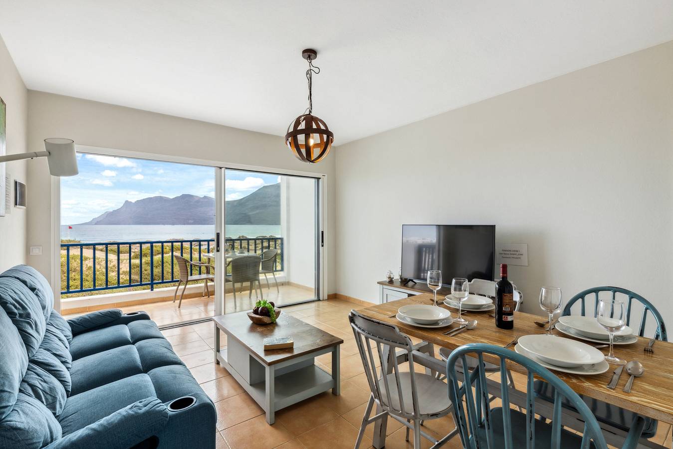Apartamento entero, Famara Views I by Escape Home in Playa Famara, Teguise
