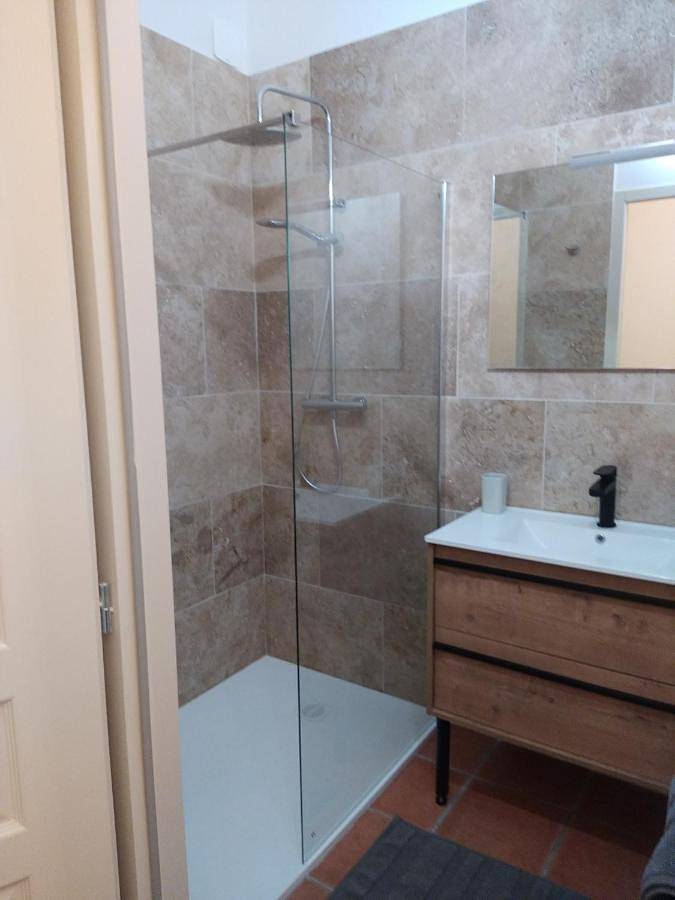 Chambre d’hôte pour 3 personnes, avec jardin et piscine à La Roque-d'Anthéron - 3