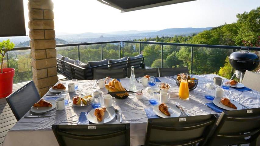 B&b voor 2 personen, met tuin en uitzicht in de Auvergne