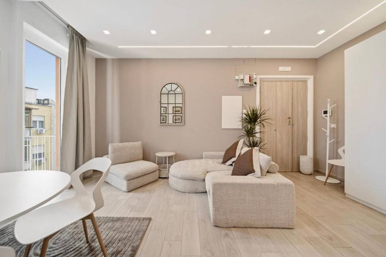 Appartamento intero, Appartamento 'Domus Toledo' con terrazza privata, Wi-Fi e aria condizionata in Napoli, Napoli e dintorni