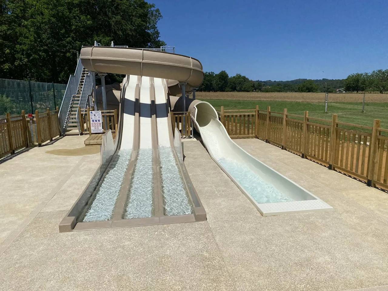 Zecamping 4* piscine chauffée animations mobil-home 36m2 8 pers in Sainte-Nathalène, Périgord Noir