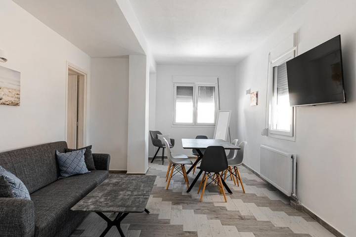 Location de vacances pour 3 personnes, avec jacuzzi ainsi que jardin et terrasse dans Perivolos - 4