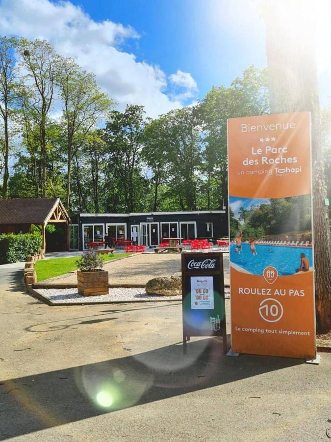 Camping pour 6 personnes, avec Terrasse et Jardin ainsi que Bassin pour enfant et Piscine
