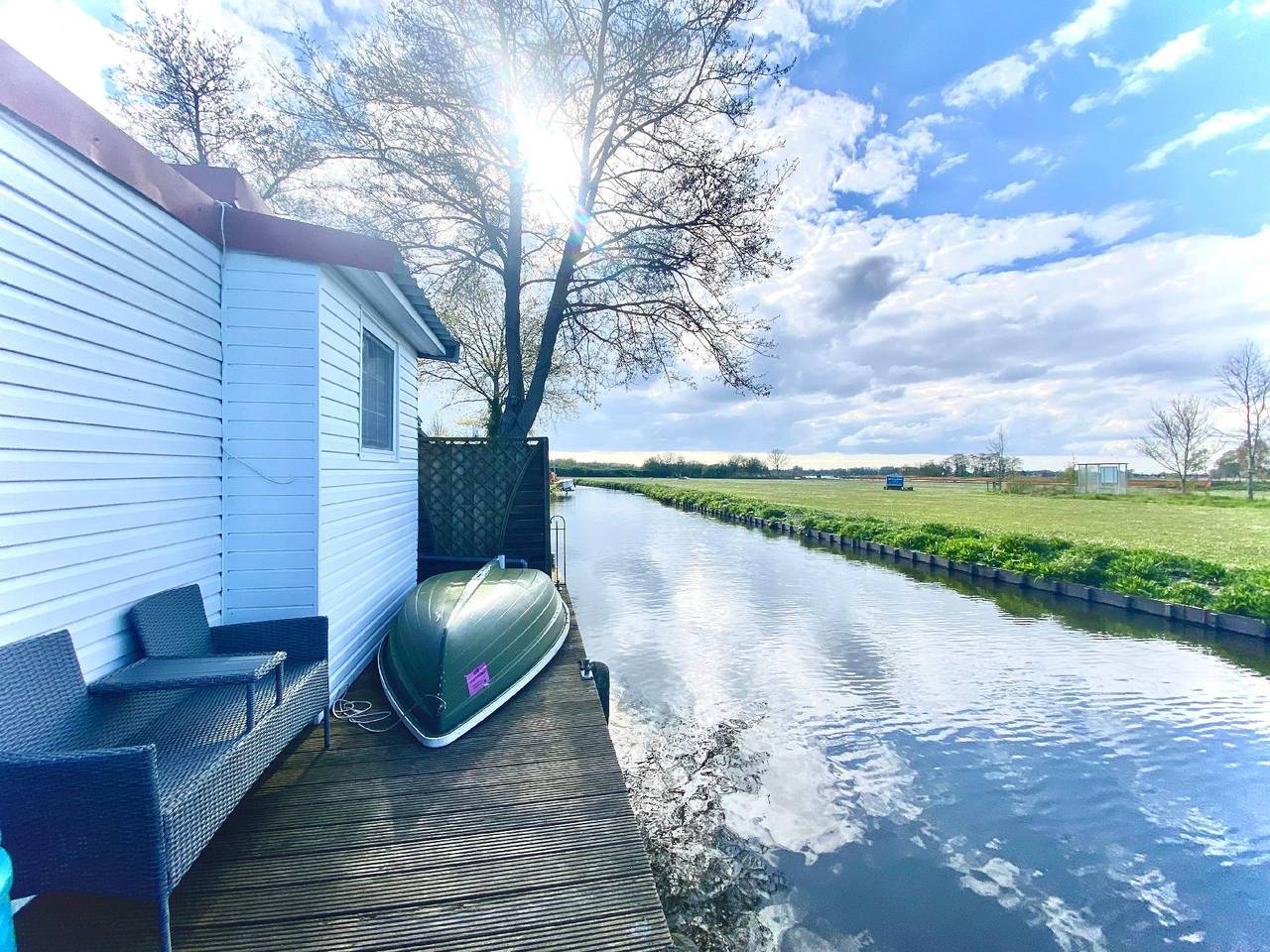 Nice holiday home "Isabella" with a view of the water in Lake Ijssel