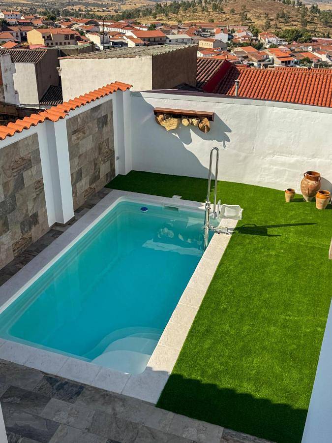 Casa rural con piscina para 2 personas, con vistas además de piscina y jardín, Familias con niños en Tierra de Barros - 2
