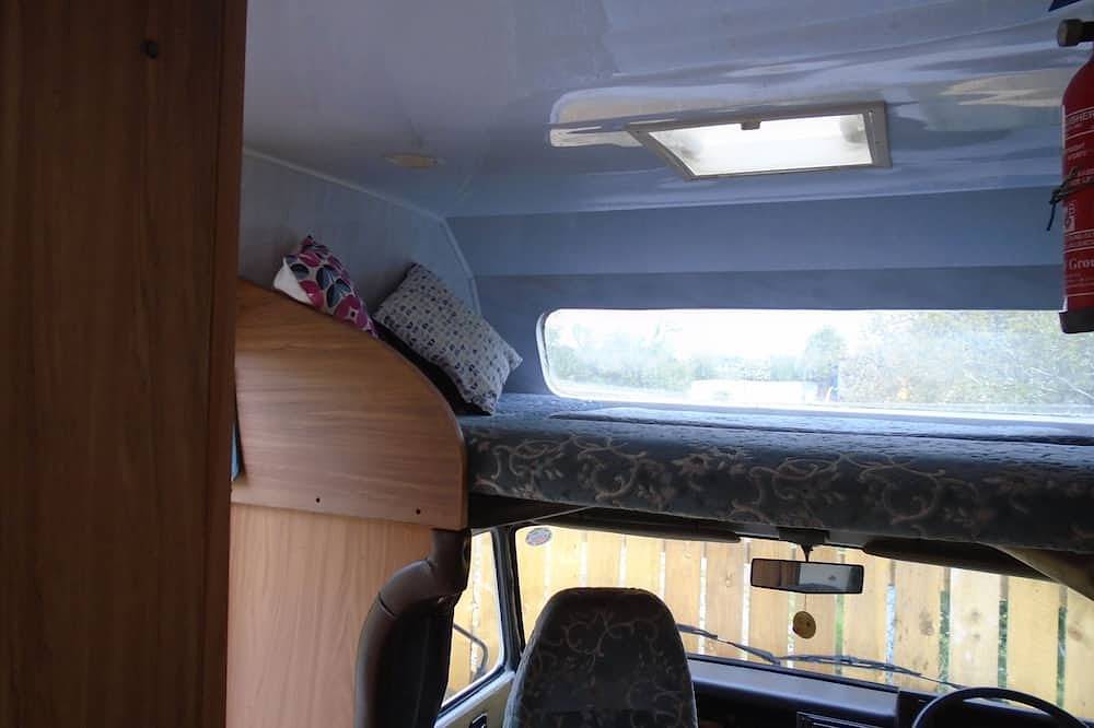 Retro 70,s bedford camper with own hot tub  , sauna   and pool by reservation in North Yorkshire