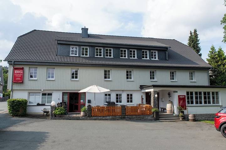 Ferienhaus für 26 Personen in Neuastenberg
