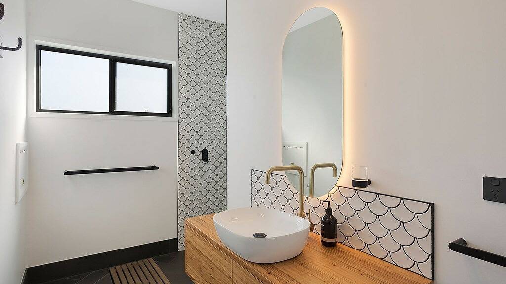 Noble House - Absolutely Stunning House in Convenient Location! in Dalmeny, New South Wales