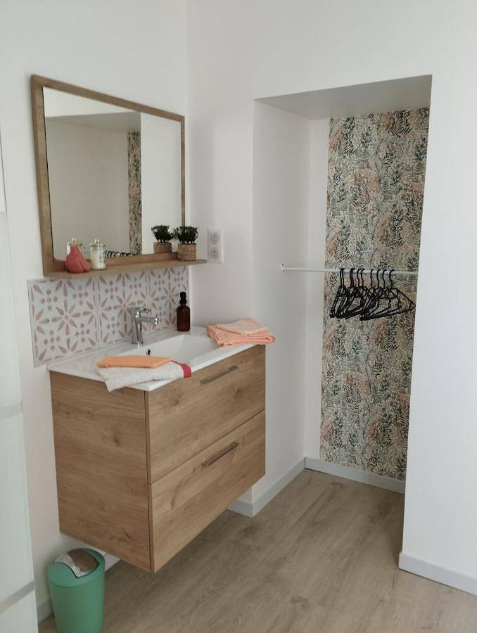 Gîte pour 3 personnes, avec terrasse dans Montrevault-sur-Èvre - 2