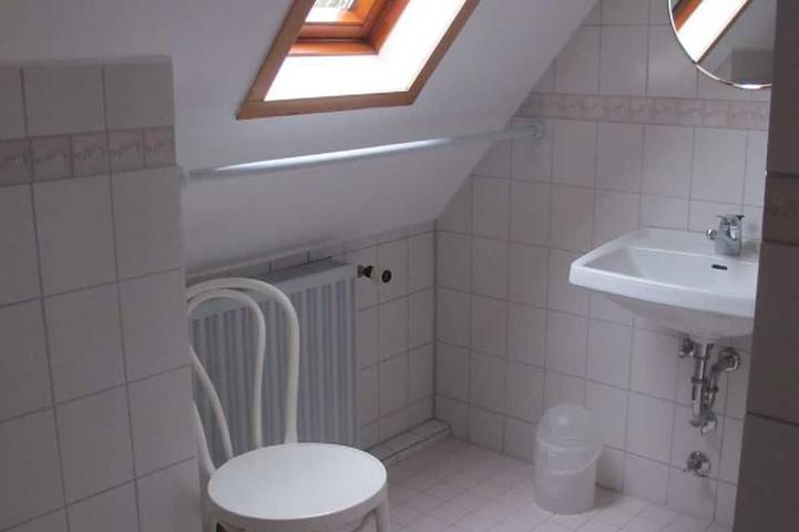 Ganze Wohnung, Lovingly furnished attic vacation apartment in Vosges house (up to 4 people maximum) in Hohrod, Regionaler Naturpark Belchen der Vogesen