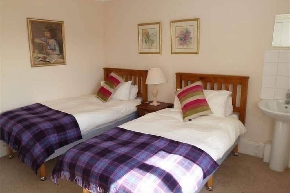 By Loch Tay, Morenish - a fantastic long-established “away from it all\" house! in Loch Tay, Perthshire