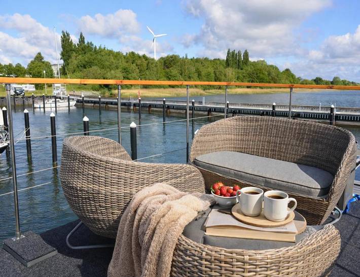 Boot für 3 Personen, mit Terrasse und Seeblick in Stralsund