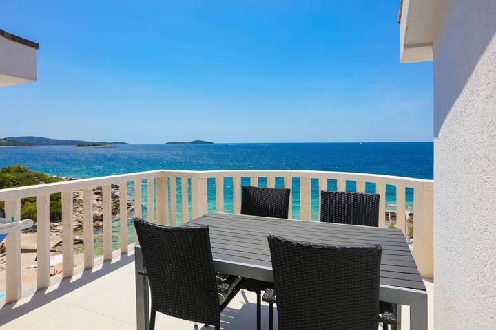Ferienwohnung für 4 Personen, mit Balkon/Terrasse und Pool