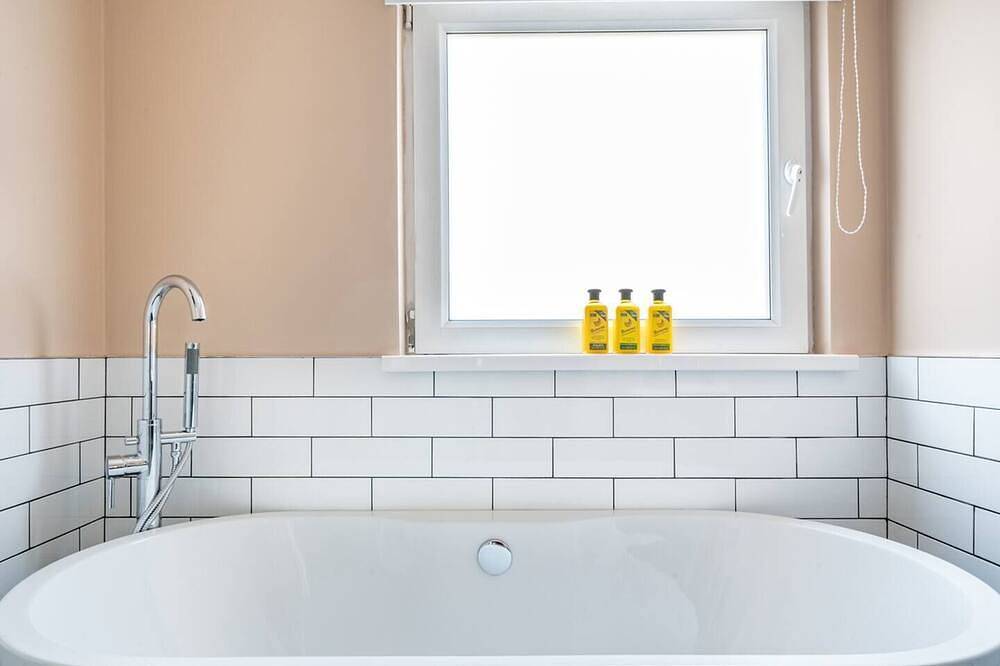 Luxury Townhouse 2Br | Belfast's Best Area in Belfast, County Down