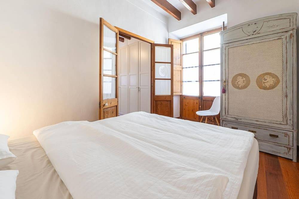 Awesome home in Andratx with Wi-Fi in Andratx, West Majorca