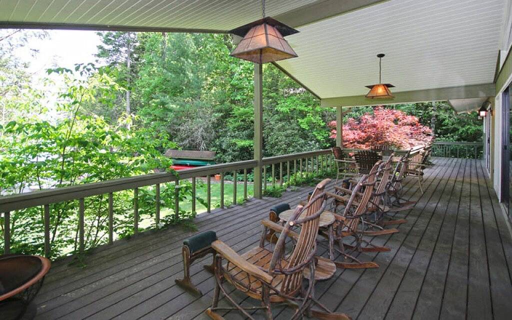 Frieden und Abgeschiedenheit - seien Sie an der glücklichen Bärenbucht im schönen See Toxaway glücklich. in Lake Toxaway