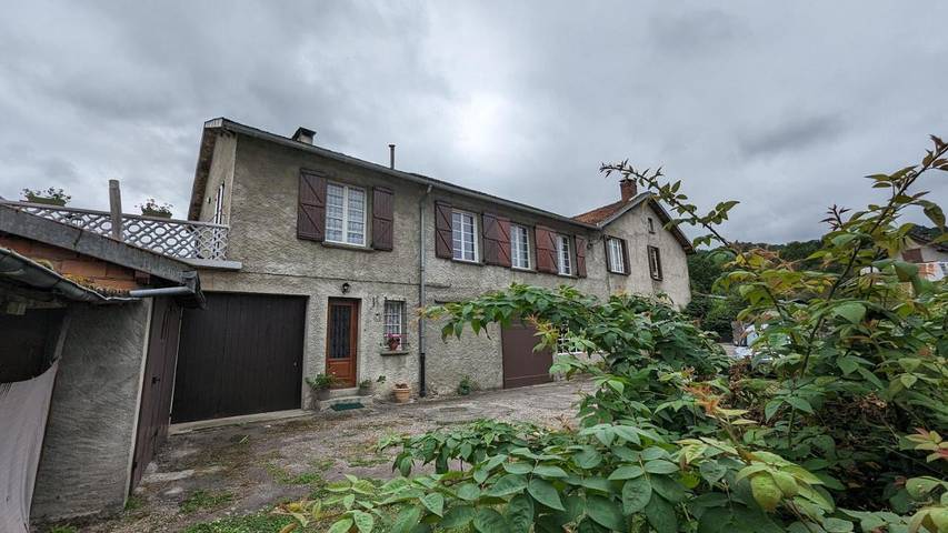 Location de vacances pour 8 personnes, avec Terrasse et Vue à Audressein