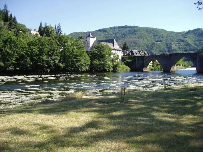 Appartement de vacances pour 2 personnes, avec piscine ainsi que jardin et vue