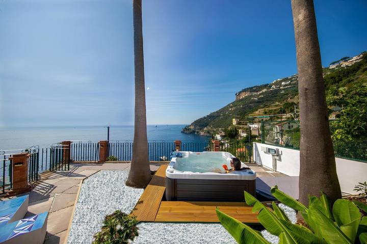 Villa per 6 persone, con Balcone e Idromassaggio nonché Terrazza e Giardino a Ravello