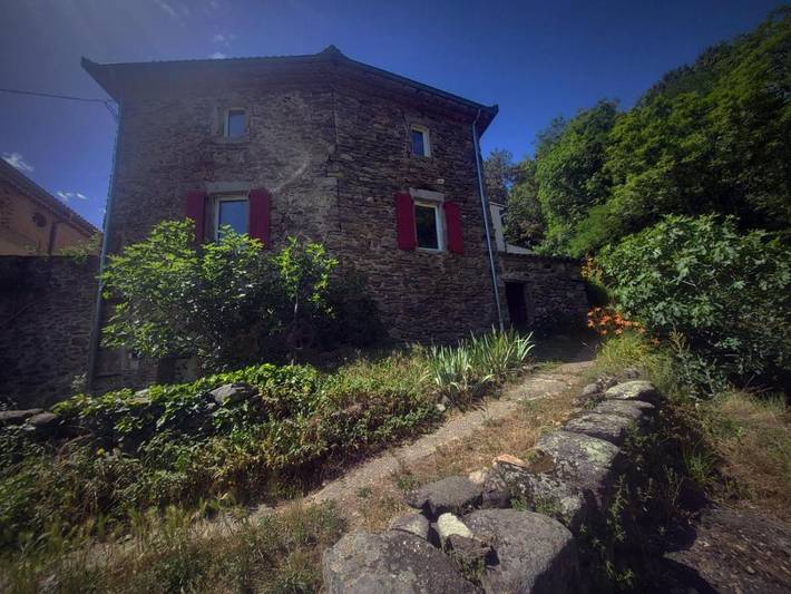 Location de vacances pour 12 personnes, avec Terrasse et Jardin à Banne - 4