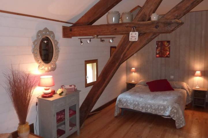 Location de vacances pour 22 personnes, avec terrasse et jardin à Gardonne - 2