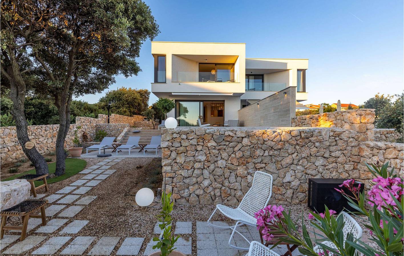 Ferienhaus für 8 Personen mit Terrasse in Mandre, Pag