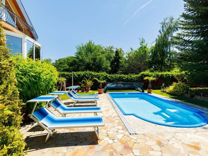Ferienhaus für 15 Personen, mit Terrasse und Garten in Balatonlelle - 2