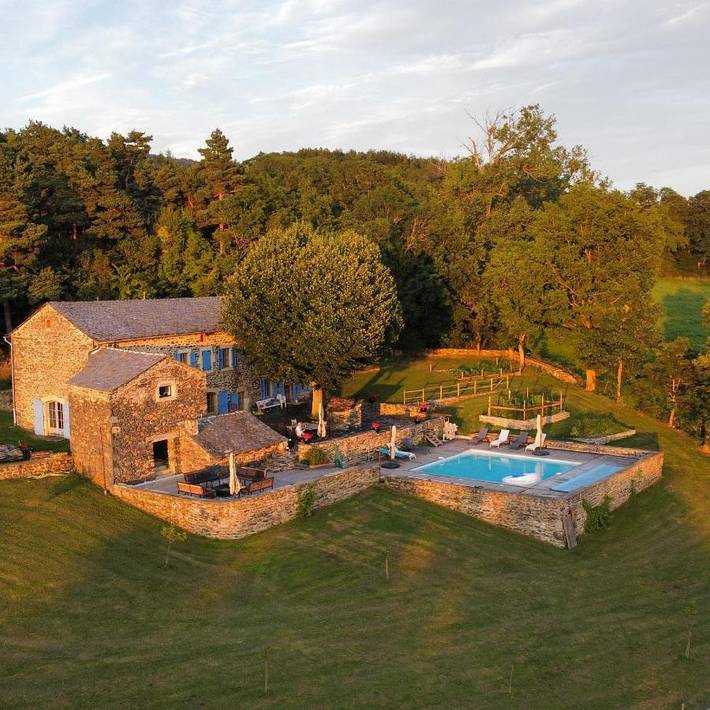 Chambre d’hôte pour 5 personnes, avec jardin ainsi que vue et piscine en Haute-Loire - 2