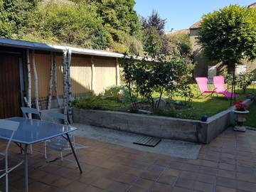 Gîte pour 2 personnes, avec terrasse et jardin dans Lac de Naussac