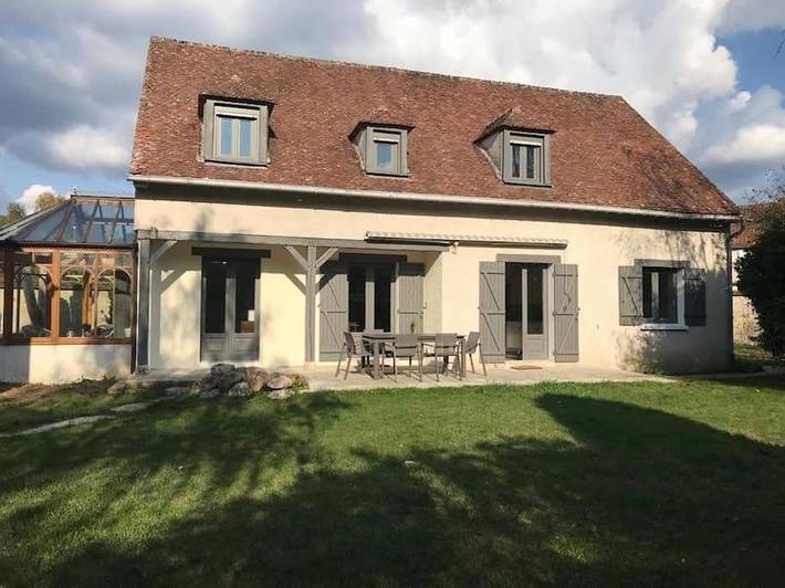 Location de vacances pour 10 personnes, avec terrasse et jardin, animaux acceptés à Le Vaudoué