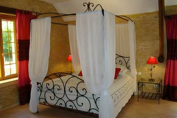 Chambre d’hôte pour 3 personnes, avec jardin à Saint-Amand-de-Coly