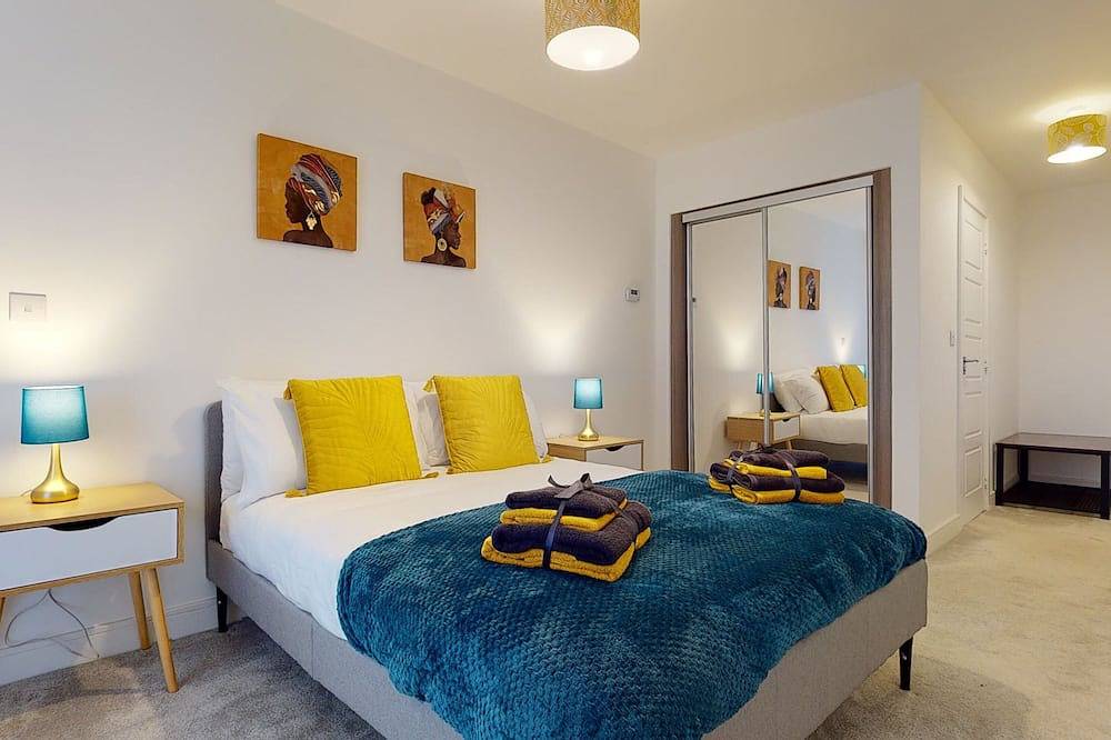 Entire apartment, Luxury 2 Bed Apartment with Parking 18 mins from London in Swanscombe and Greenhithe, Dartford