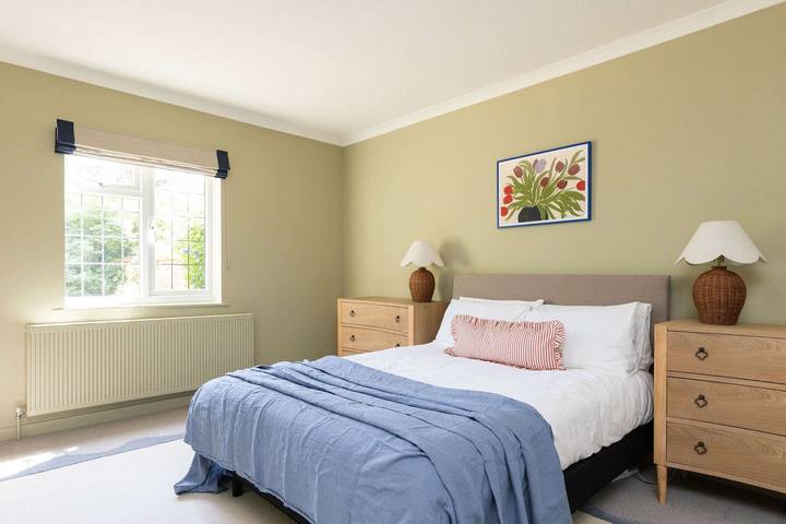 Homely Cottage for 6 Near Chichester & Goodwood in Funtington, West Sussex
