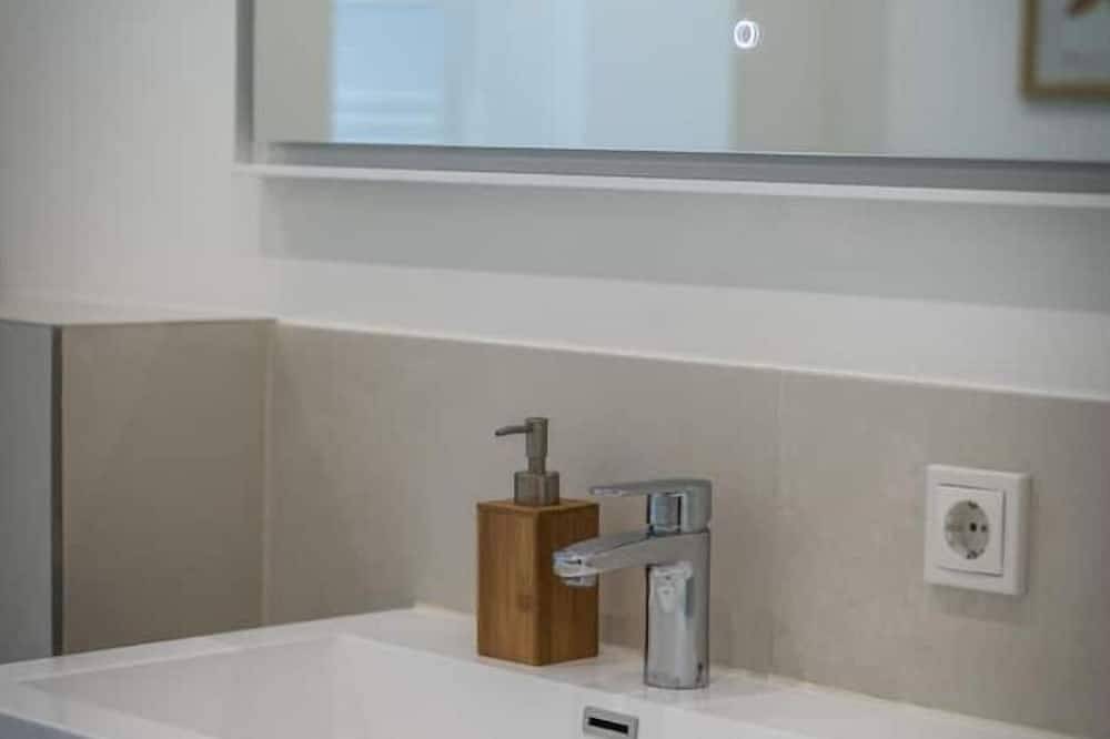 Ganze Wohnung, Loot: Moderne Wohnung / Zentral in Kitzingen, Fränkisches Weinland