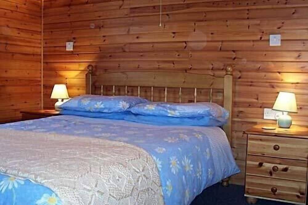 Ruhige Luxus-4-Sterne-Lodge mit Blick auf Woodland, Narberth, Pembrokeshire in Narberth, Pembrokeshire