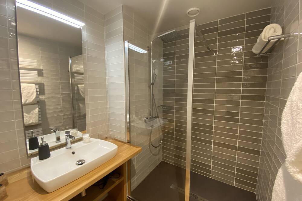 Les feusselottes -Habitacion Doble-Superior-Baño en la habitacion-Vineyard view in Savigny-lès-Beaune, Beaune region