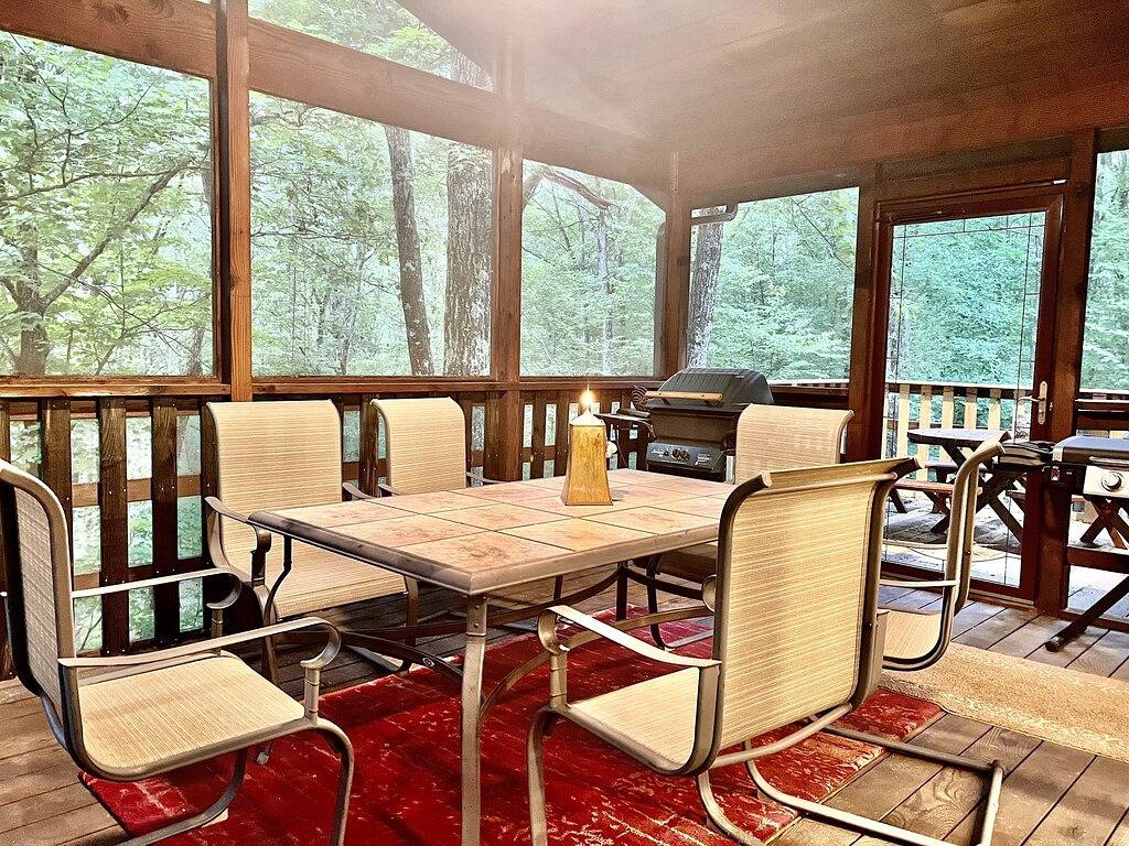 Huge Cabin at Ski Mtn- Hot Tub, Fireplace, Game Room in Masthope, Pike County