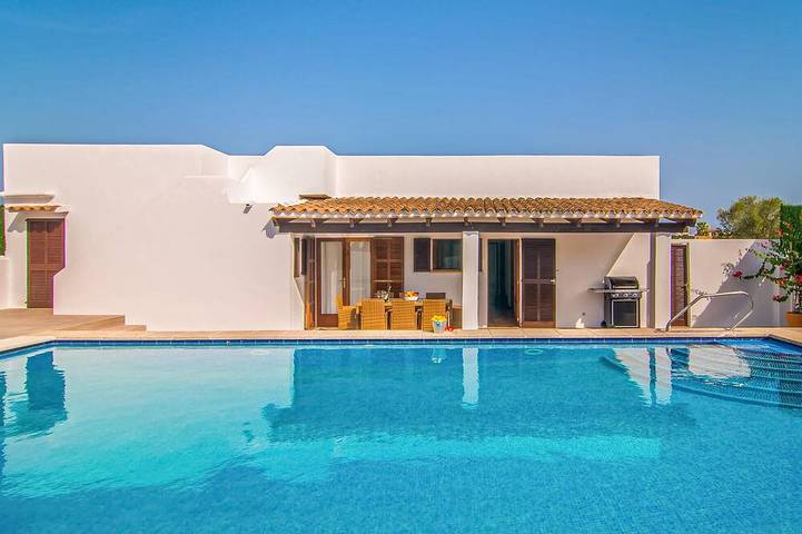 Impresionante casa en Sa Coma con piscina privada, puede ser interior o. in Sa Coma, San Lorenzo de Cardessar