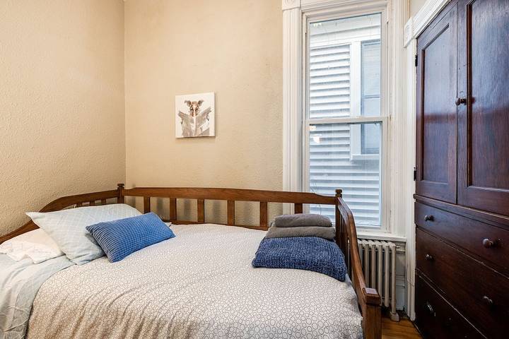 Vacation rental for 30 people, with yard in Saint Paul (MN)