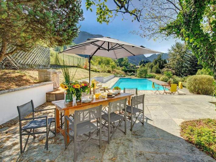 Location de vacances pour 12 personnes, avec sauna et jardin ainsi que piscine et jacuzzi à Le Petit-Bornand-les-Glières - 2