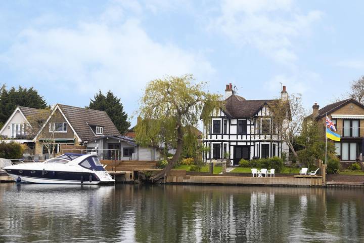 Holiday rental for 20 people, with Hot tub and Terrace as well as Garden and Pool in Berkshire