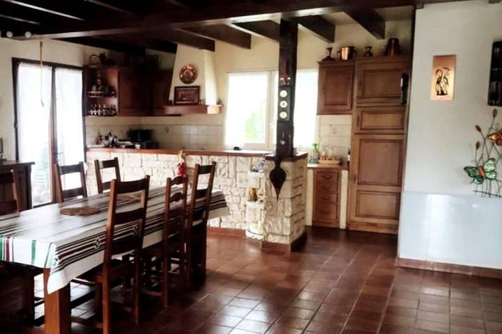 Location de vacances pour 11 personnes, avec jardin et vue à Ahaxe-Alciette-Bascassan - 4