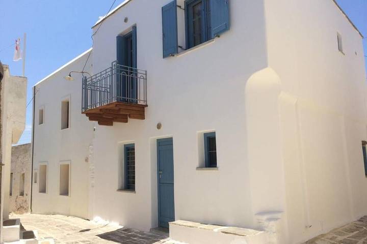 Location de vacances pour 4 personnes, avec balcon dans Kithnos Chora - 2
