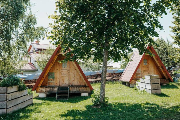 Ferienpark für 2 Personen, mit Garten und Ausblick, mit Haustier in Slowenien
