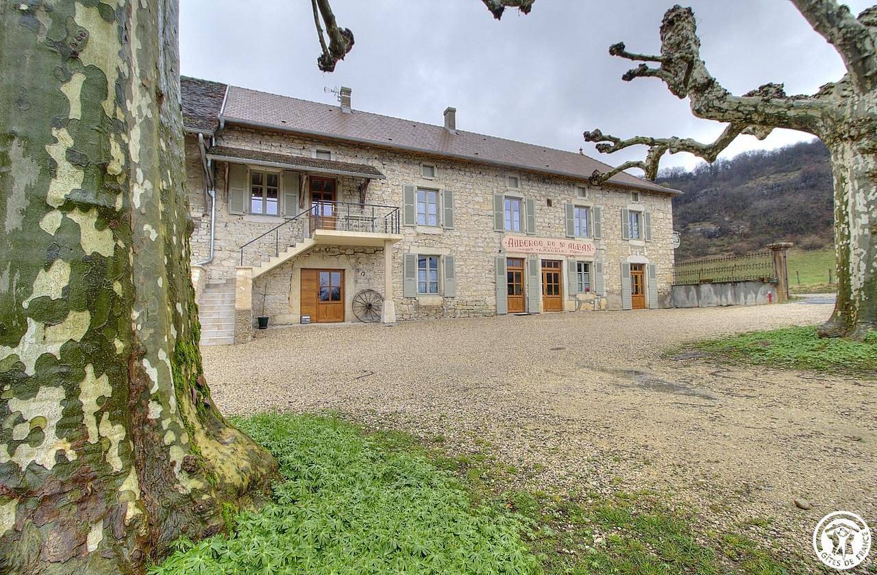Gîte Les Platanes in Lhuis, Belley