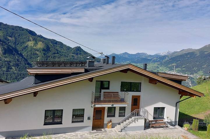 Ferienwohnung für 5 Personen, mit Garten und Balkon in Kaunerberg
