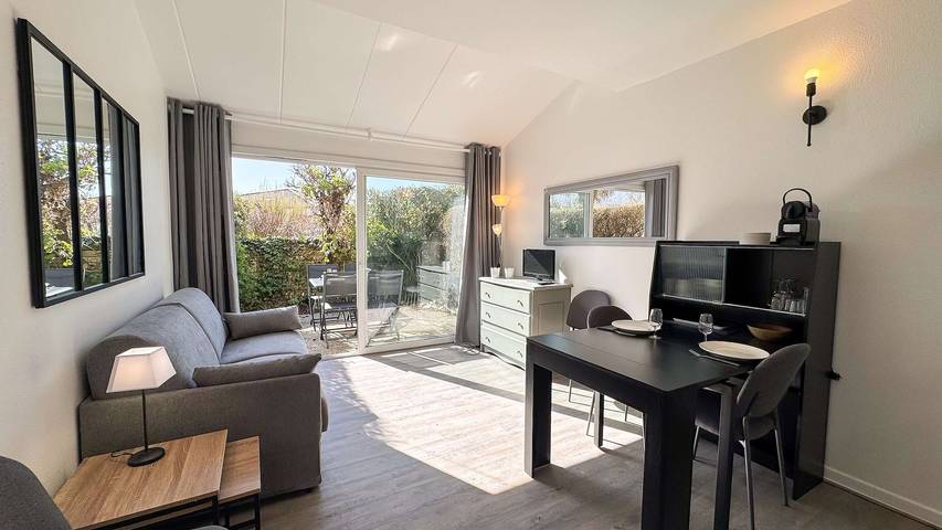 Gîte pour 4 personnes, avec Piscine à La Couarde-sur-Mer