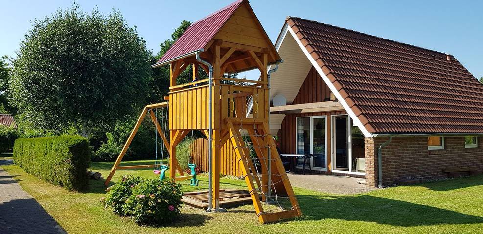 Komfortables, helles Steinhaus mit überdachter Südterrasse in Otterndorf, Cuxland