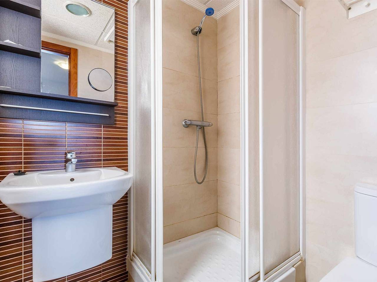 Ganze Wohnung, Moderne Wohnung mit Klimaanlage und Wi-Fi in Caleta de Vélez in Urbanización Villa del Mar, Vélez-Málaga